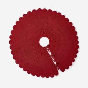 NWT Threshold Studio McGee Scalloped Knit
Tree Skirt Red